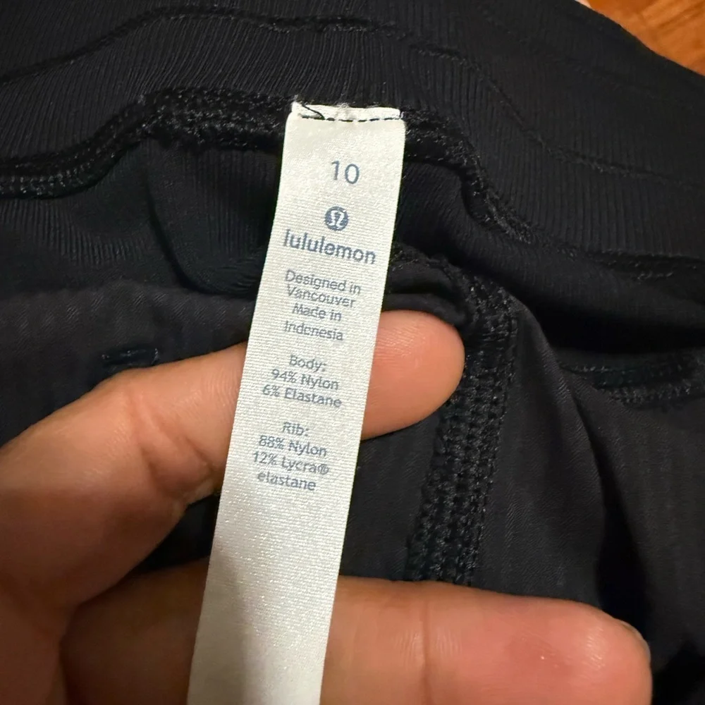 Lululemon athletica women Black Jogger Pants - Comfort Fit